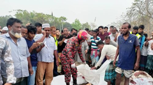 মাদারীপুরের এক্সপ্রেসওয়েতে নিয়ন্ত্রণ হারিয়ে বাস খাদে