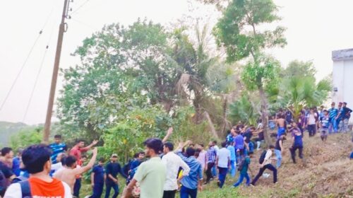 শাবিতে ফুটবল খেলা নিয়ে দু'পক্ষের হাতাহাতি, প্রক্টরকে হেনস্তা