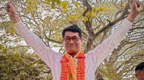 ত্রিপুরায় মন্ত্রীর ওজনের সমপরিমাণ মিষ্টি বিতরণ!