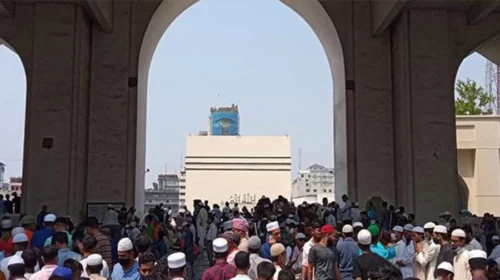 রমজানের প্রথম জুমায় মুসল্লিদের ঢল