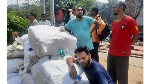 বঙ্গবাজারে অগ্নিকাণ্ড : হাজারো স্বপ্ন পুড়ে ছাই