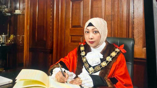 কাউন্সিলর আজাদের স্ত্রী নাজমা যুক্তরাজ্যের মেয়র