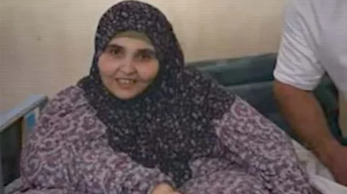 ১৬ বছর ধরে পরিবার থেকে বিচ্ছিন্ন জর্ডানের ৪০০ কেজি নারী