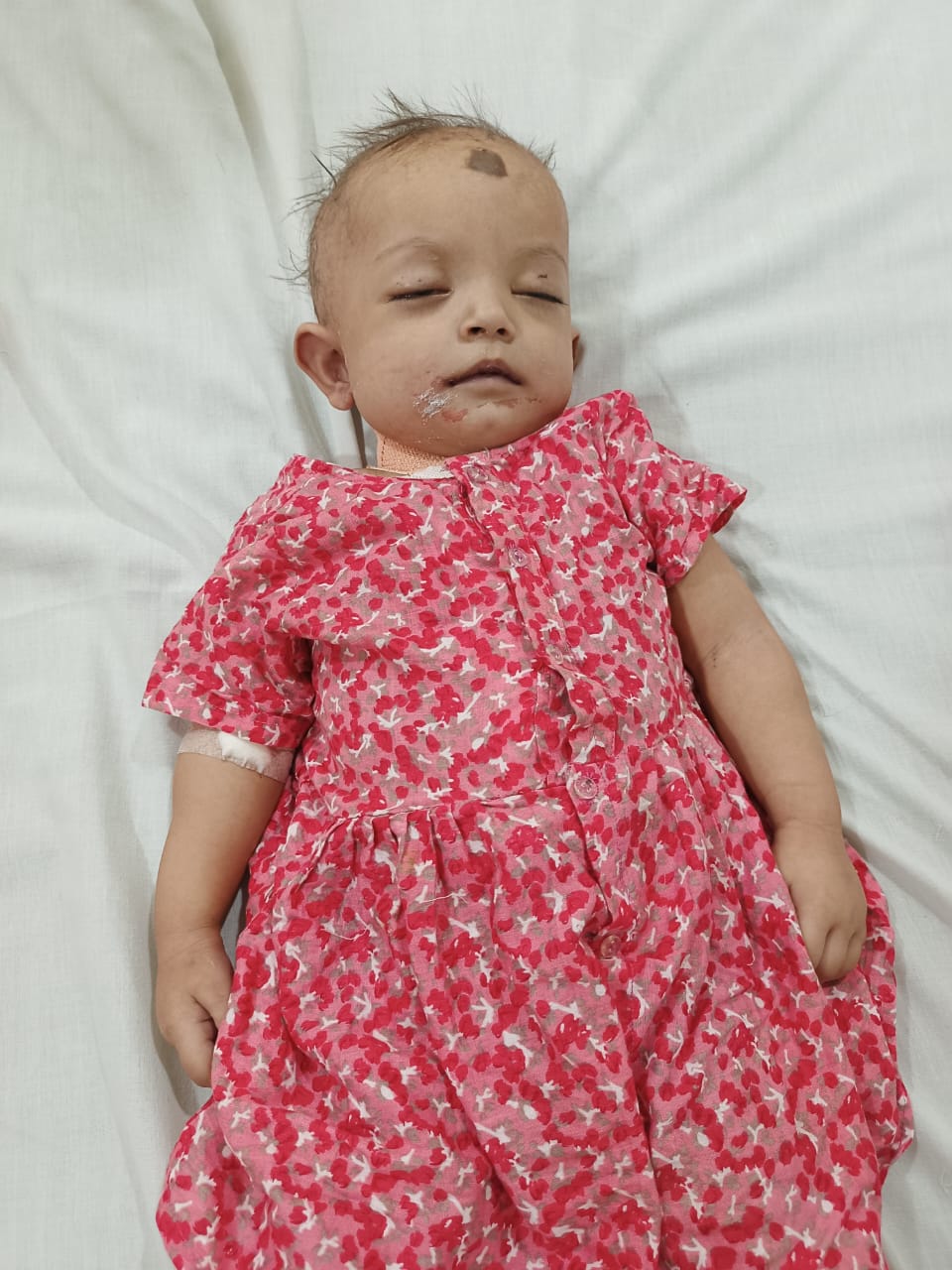 স্বজনদের কাঁদিয়ে না ফেরার দেশে শিশু রুবাবা