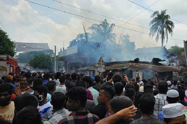 গোয়াইনঘাটে আগুনে পুড়ে ছাই ৫ দোকান : ১২ লাখ টাকার ক্ষয়ক্ষতি