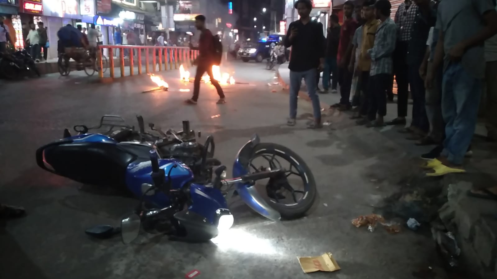 সিলেটে সন্ধ্যায় মশাল মিছিল, আটক-৩