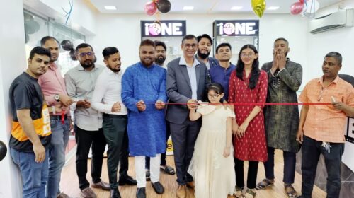 নগরীর চৌহাট্টায় আইওয়ান মোবাইল শপের উদ্বোধন
