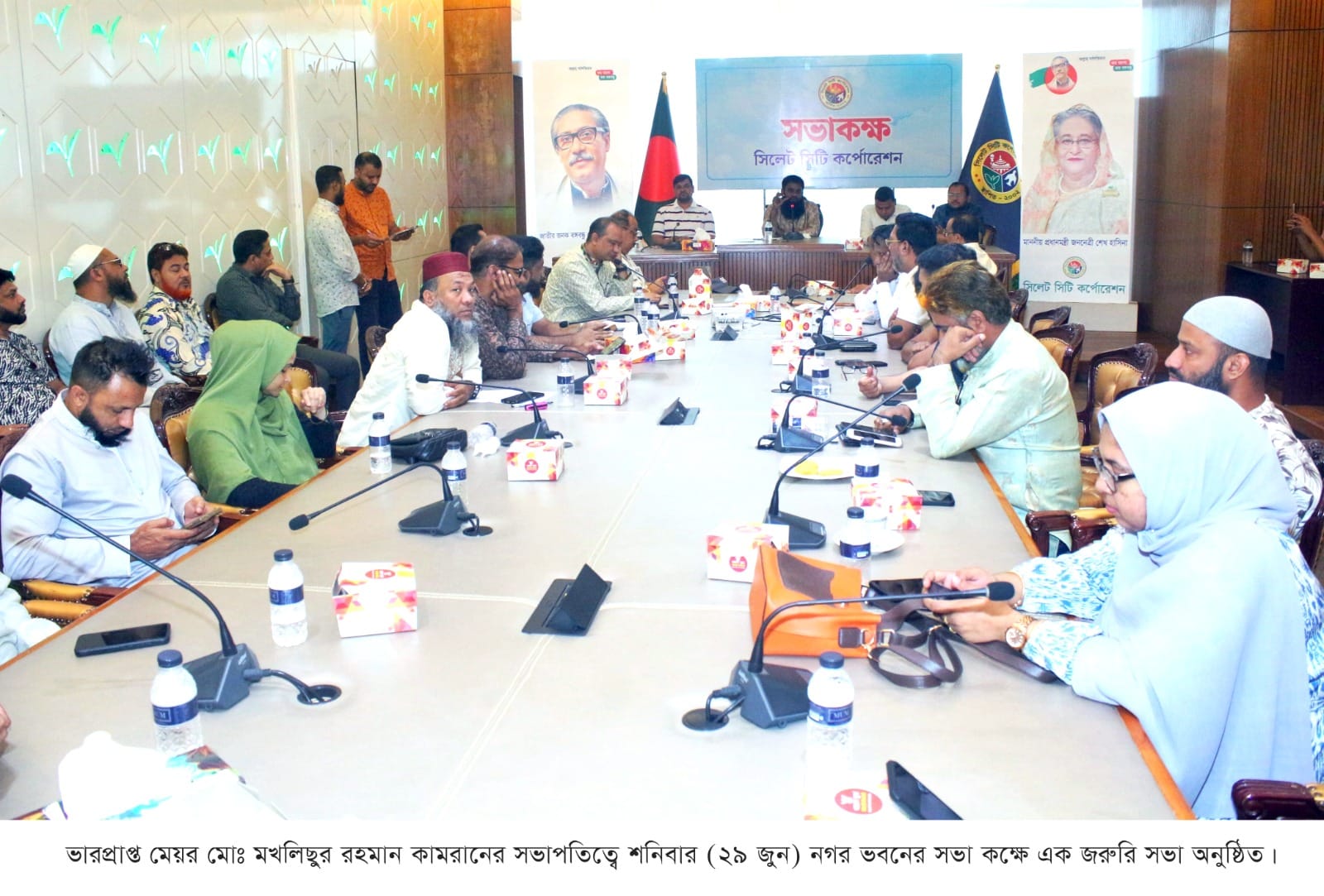 কাউন্সিলর আজাদের বাসভবনে হামলা ও ভাংচুরের ঘটনায় সিসিকের কর্মবিরতি ঘোষণা