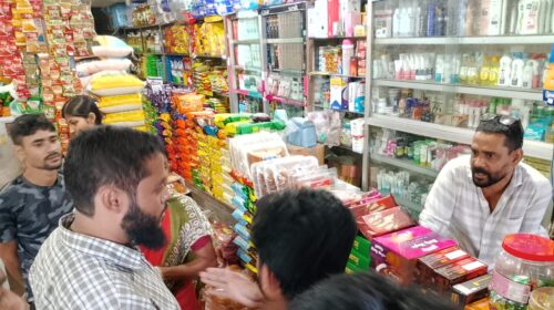 সিলেটে বাজার মনিটরিংয়ে শিক্ষার্থীরা