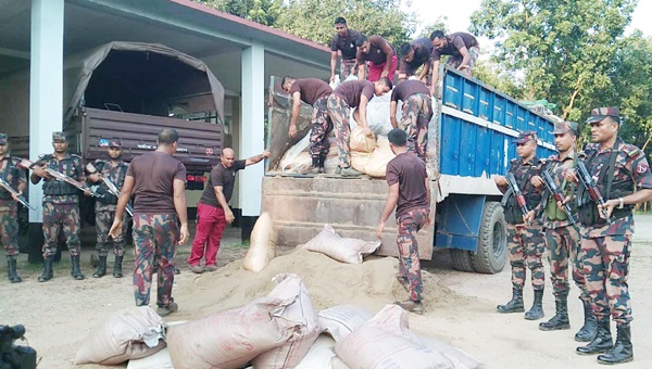 সিলেটে অর্ধকোটি টাকার ভারতীয় চোরাই চিনির চালান আটক