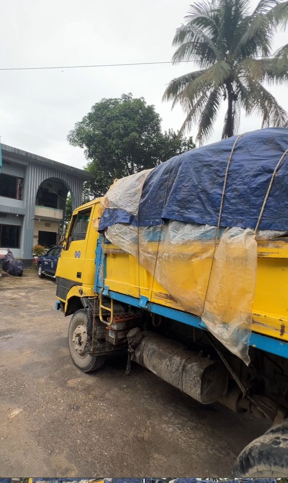 সিলেটে ১০৯ বস্তা ভারতীয় চিনি সহ আটক-২