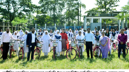 নারী শিক্ষাকে এগিয়ে নিতে সিলেটে সাইকেল বিতরণ
