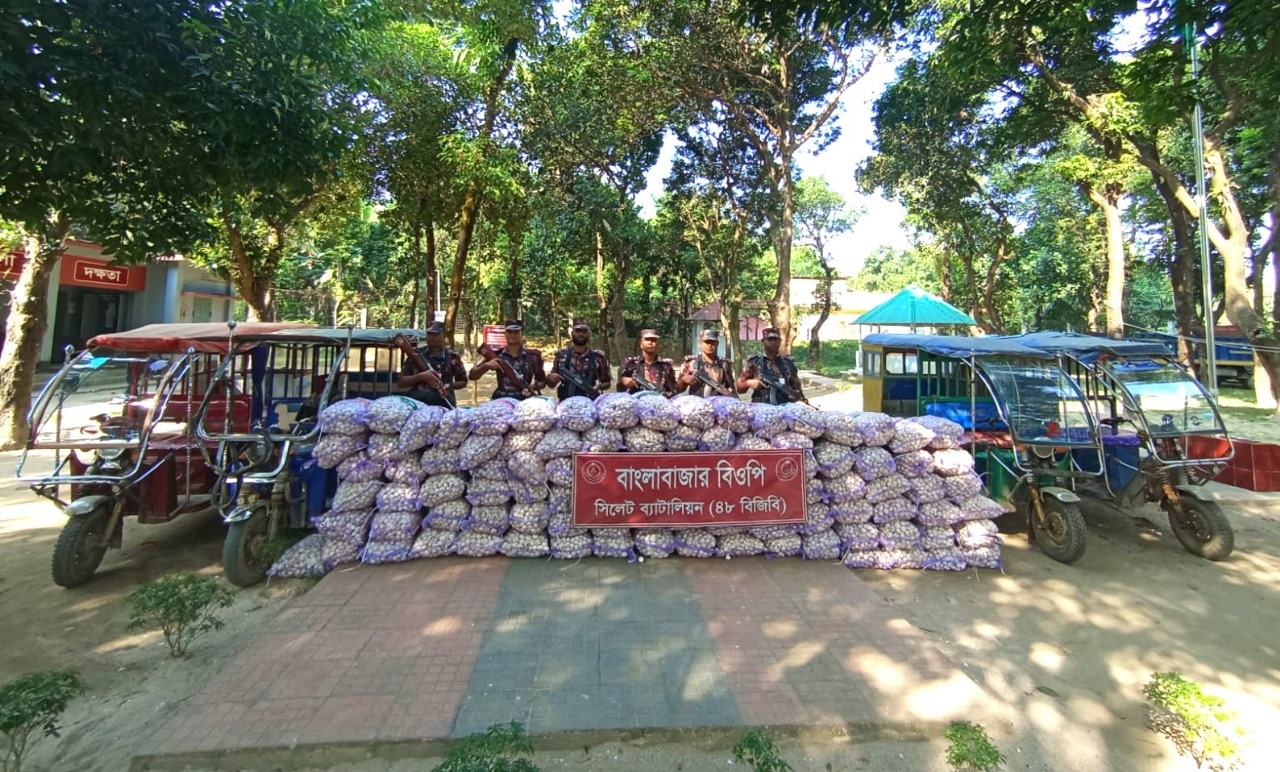 সিলেটে দেড় কোটি টাকার চোরাই পণ্য আটক