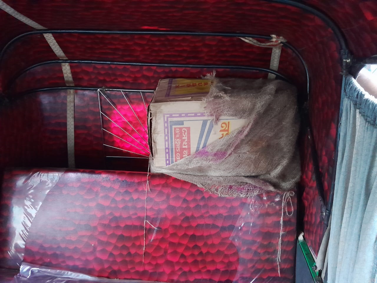 বটেরতলে ২১ হাজার শলাকা ভারতীয় শেখ নাসিরুদ্দিন বিড়ি আটক