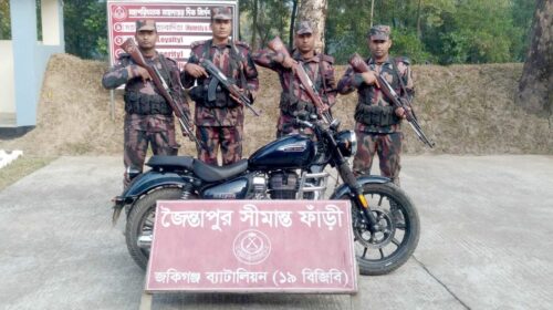 সিলেটে রয়েল এনফিল্ড সহ প্রায় কোটি টাকার চোরাই পণ্য জব্দ