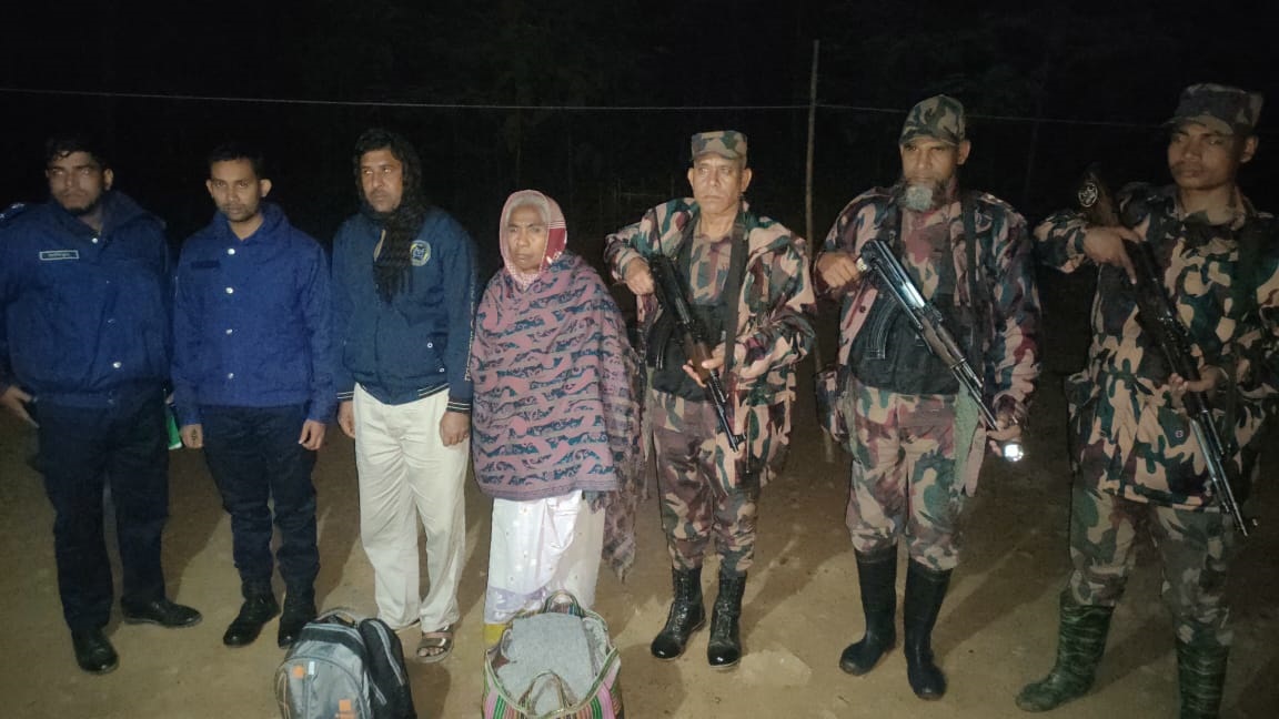 ভারতে অবৈধভাবে অনুপ্রবেশকালে বাংলাদেশী ও ভারতীয় নাগরিক আটক