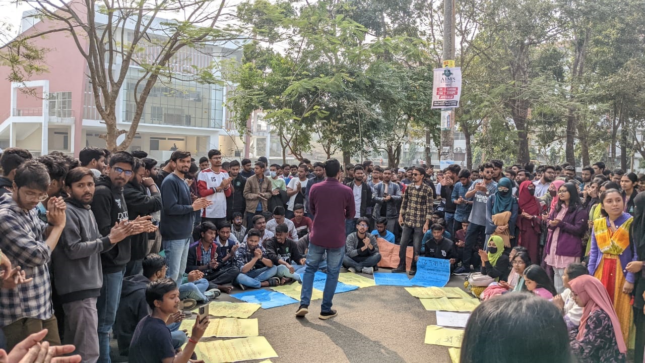 ৫ দফা দাবিতে সিকৃবিতে শিক্ষার্থীদের ক্লাস-পরীক্ষা বর্জন