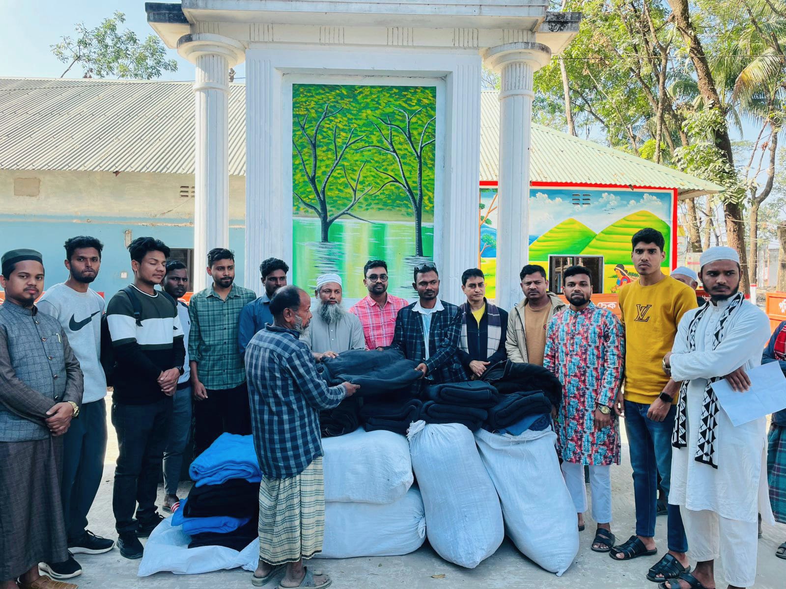 গোয়াইনঘাট ছাত্র পরিষদের শীতবস্ত্র বিতরণ