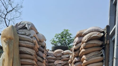 সিলেটে ৩০১ বস্তা ভারতীয় চিনি সহ আটক- ১