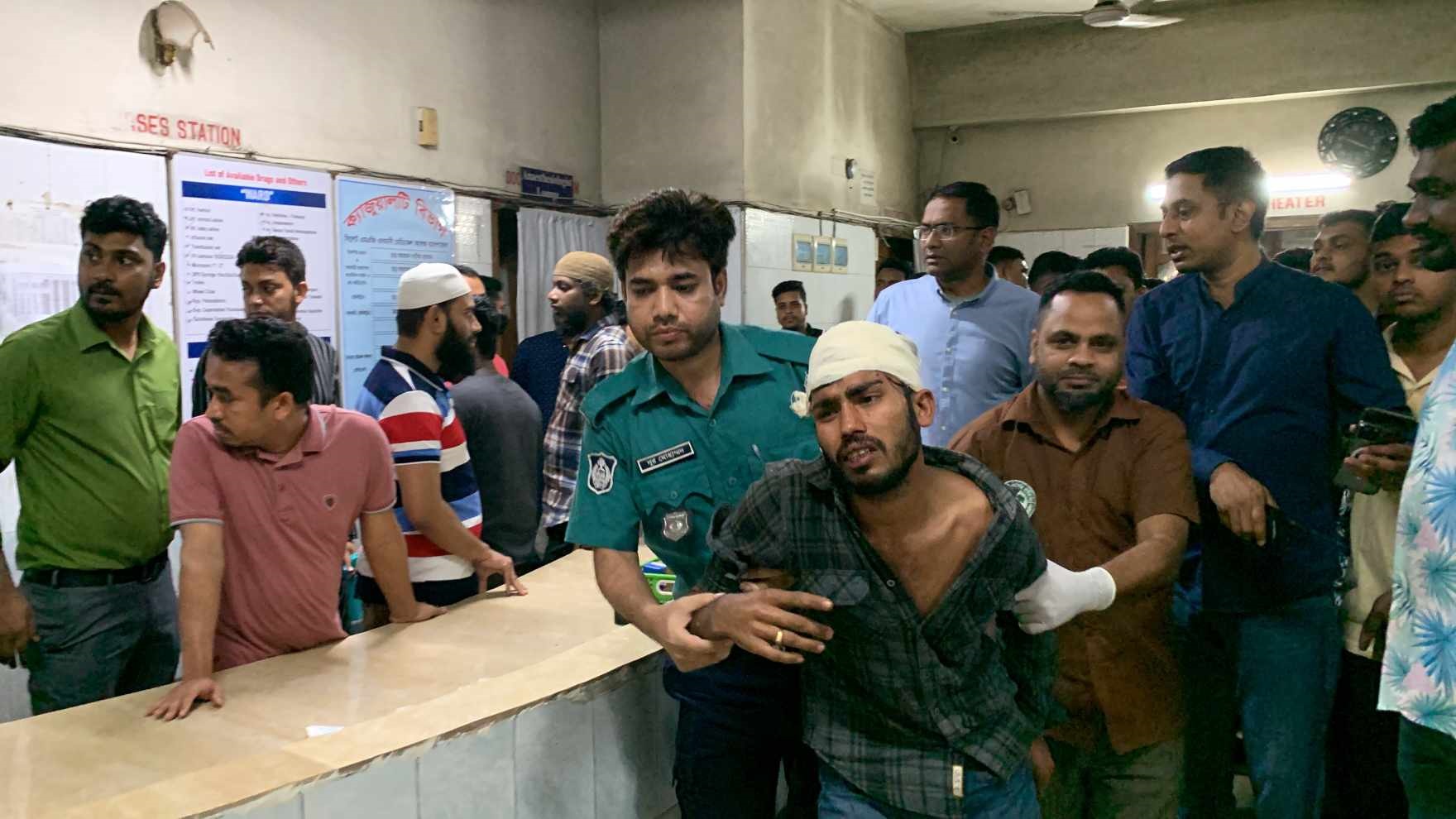 সিলেটে সিগারেটের ধোঁয়া উড়ানোকে কেন্দ্র করে সংঘর্ষে আহত-৭, আটক-৩