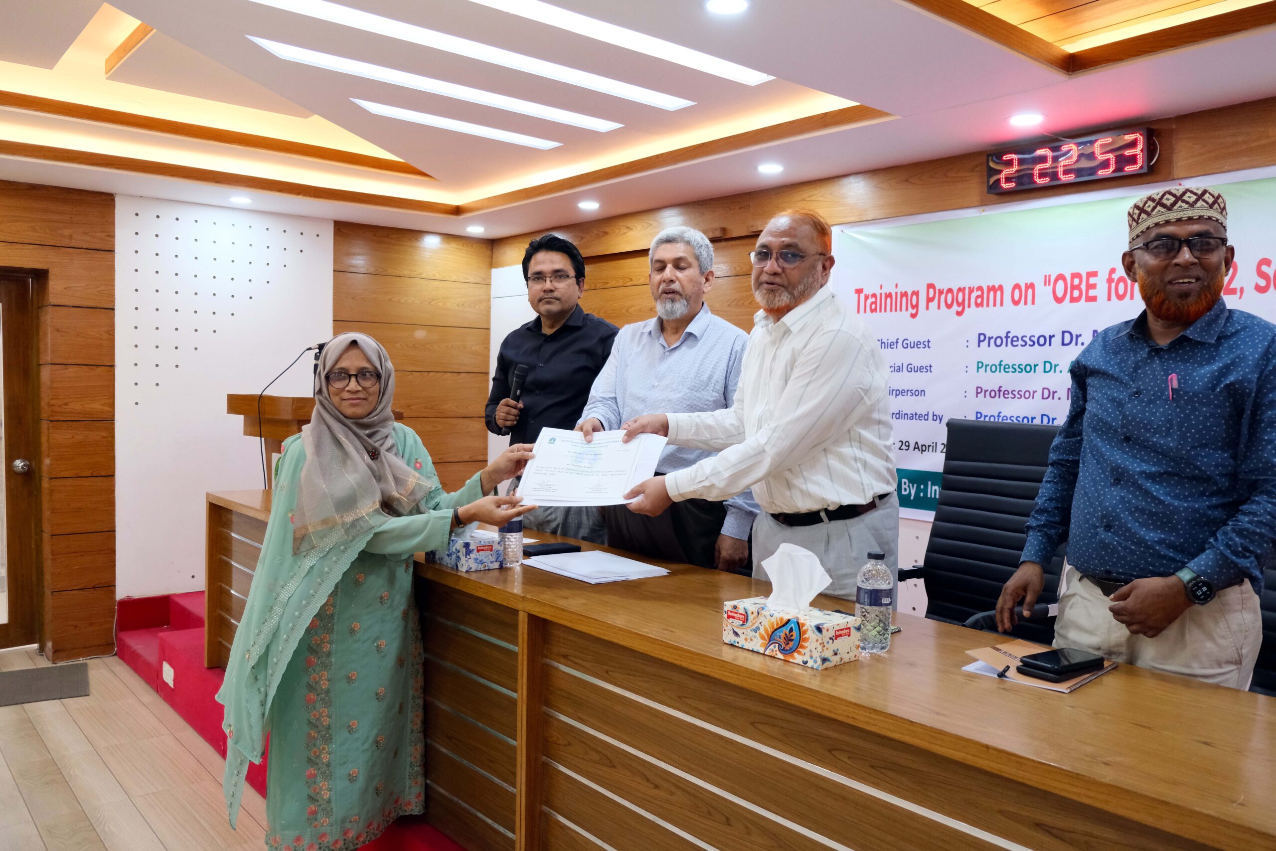 সিকৃবিতে “আউটকাম বেজড এডুকেশন” শীর্ষক প্রশিক্ষণ অনুষ্ঠিত