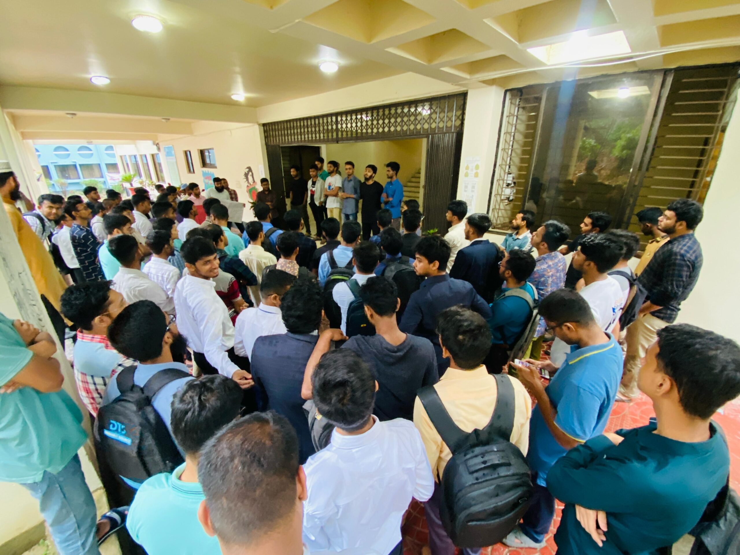 চাকরিতে ডিপ্লোমা ডিগ্রিধারীদের কোটা বাতিলের দাবিতে সিলেটে বিক্ষোভ সমাবেশ