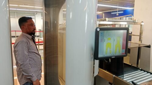 সিলেট বিমানবন্দরে লিকুইড সোনাযুক্ত পরিহিত পোশাক সহ আটক-১