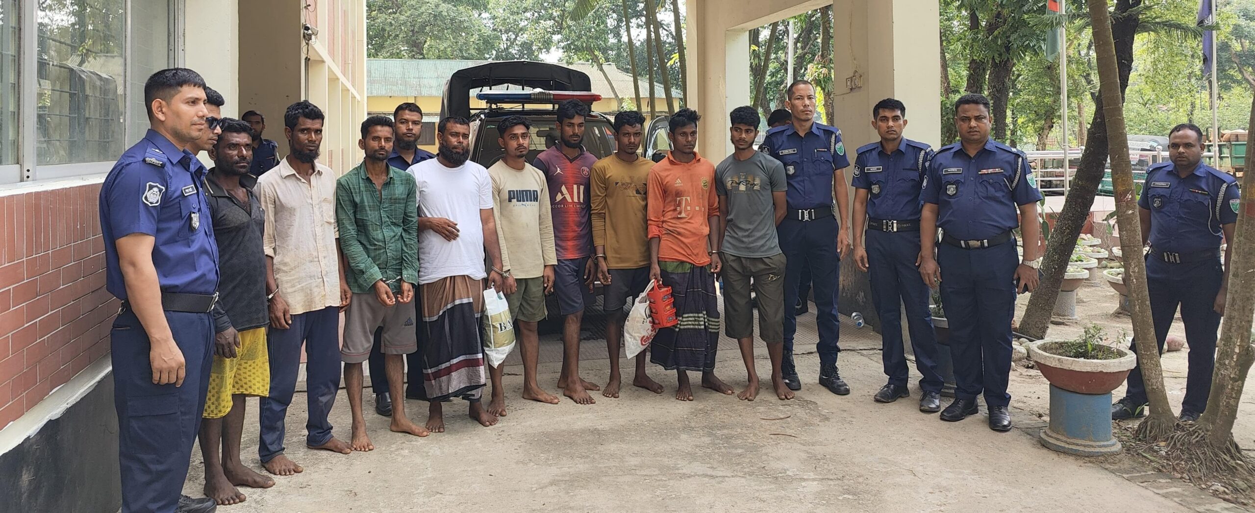 ধলাই নদীতে অবৈধ বালু-পাথর লুট, আটক ৯ জনের ২ বছরের কারাদণ্ড