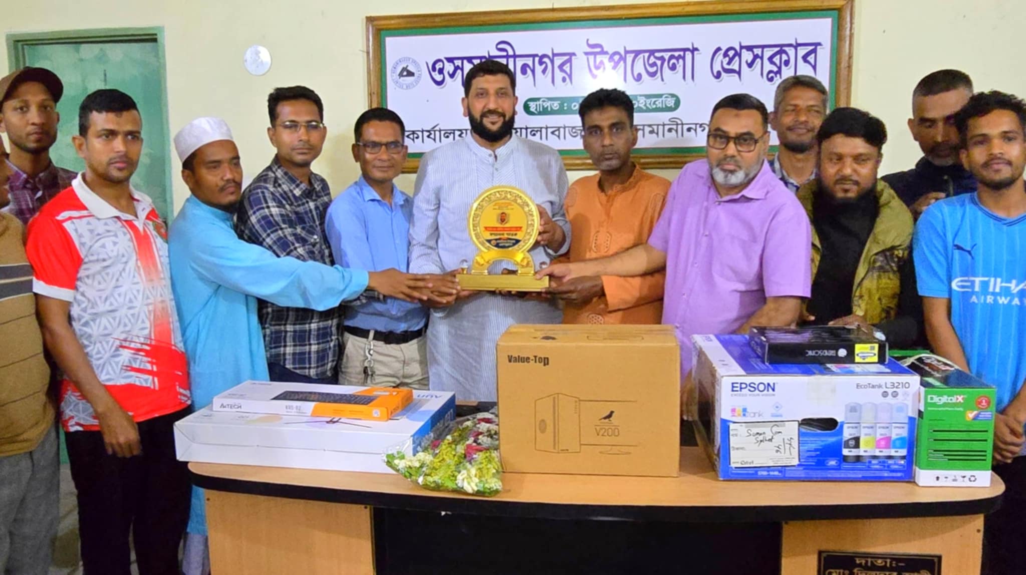 যুক্তরাজ্য প্রবাসী মর্তুজাকে ওসমানীনগর উপজেলা প্রেসক্লাবে সংবর্ধনা