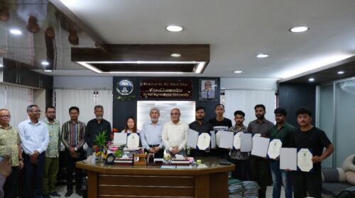 সিকৃবিতে বিদেশি শিক্ষার্থীদের হাতে সনদপত্র প্রদান