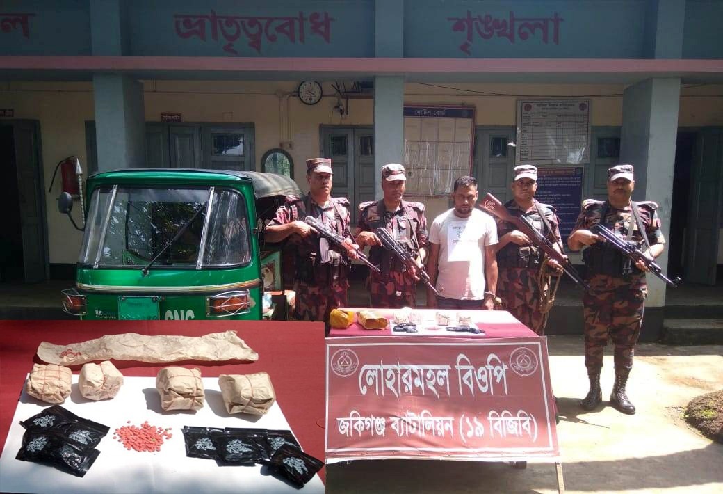 সিলেটে ভারতীয় চোরাচালানী মালামাল সহ আটক-১