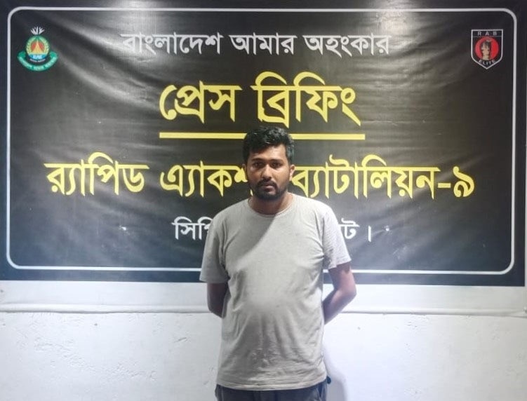 সিলেটে বিদেশী মদসহ আটক- ২