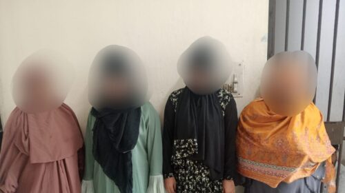 সিলেটে আবাসিক হোটেলে অনৈতিক কাজে জড়িত থাকার অভিযোগে আটক- ১০