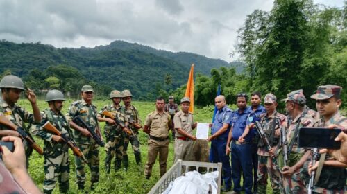 ২৬ ঘণ্টা ঝুলন্ত থাকার পর জাকারিয়ার লাশ হস্তান্তর করলো বিএসএফ