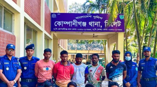 ধলাই সেতুর নিচ থেকে অবৈধভাবে বালু উত্তোলনের দায়ে ১১ জনের জেল ও ৮ নৌকা জব্দ